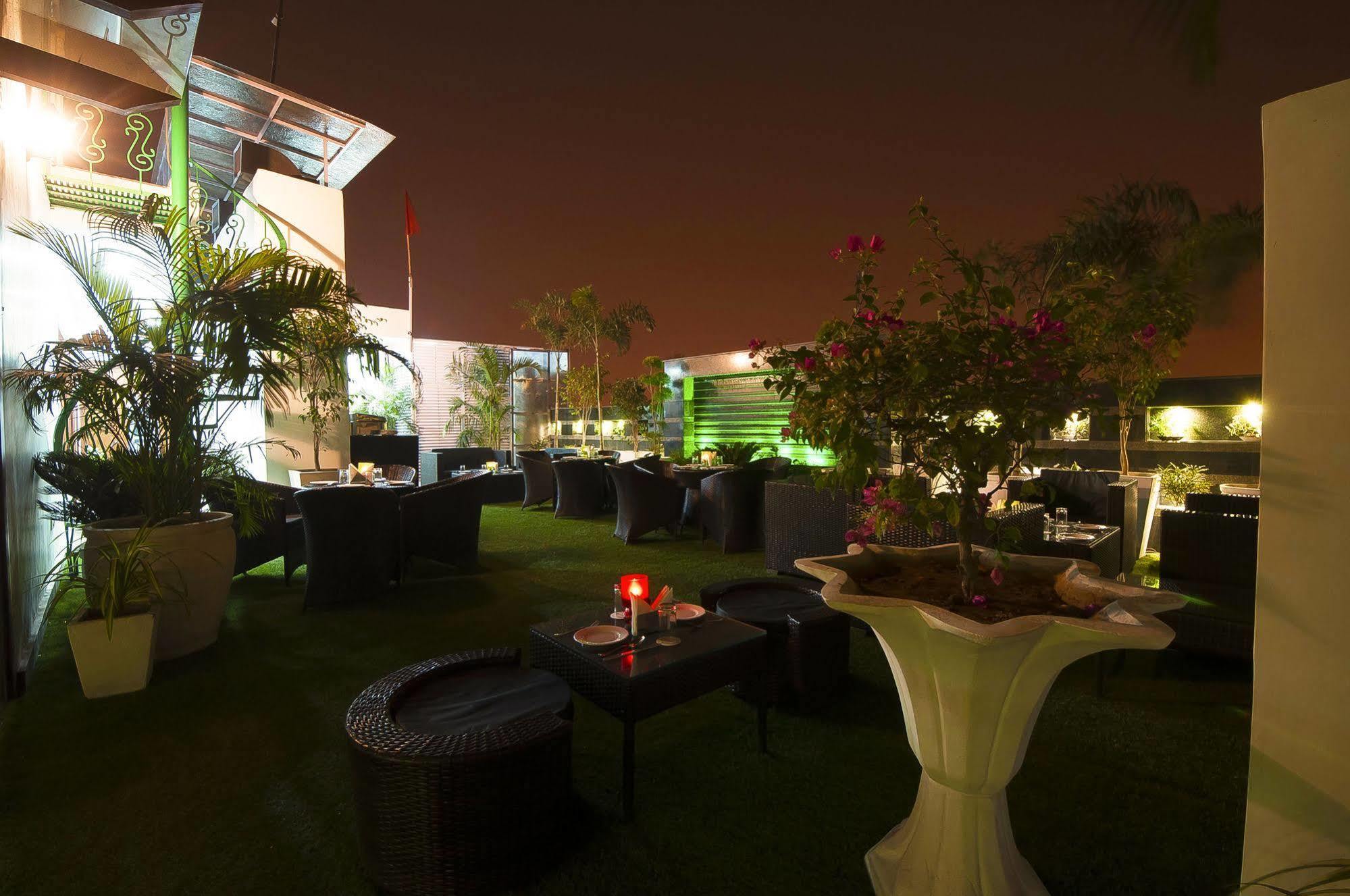 Hotel Swaran Palace Delhi  Extérieur photo